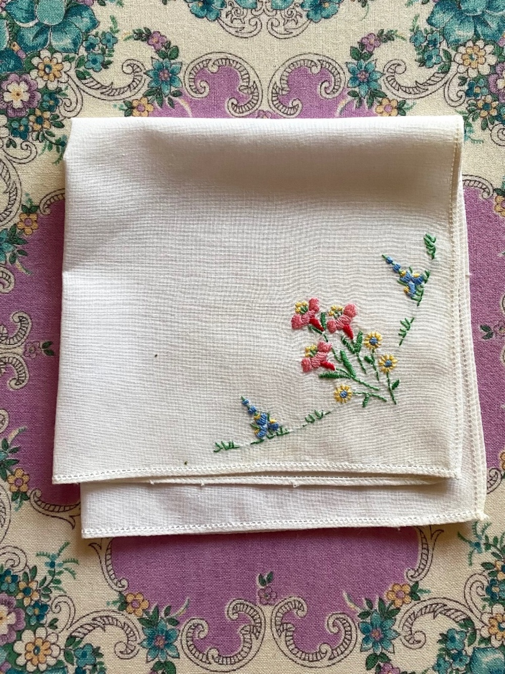 Vintage cotton hanky…embroidered garden …10” sq